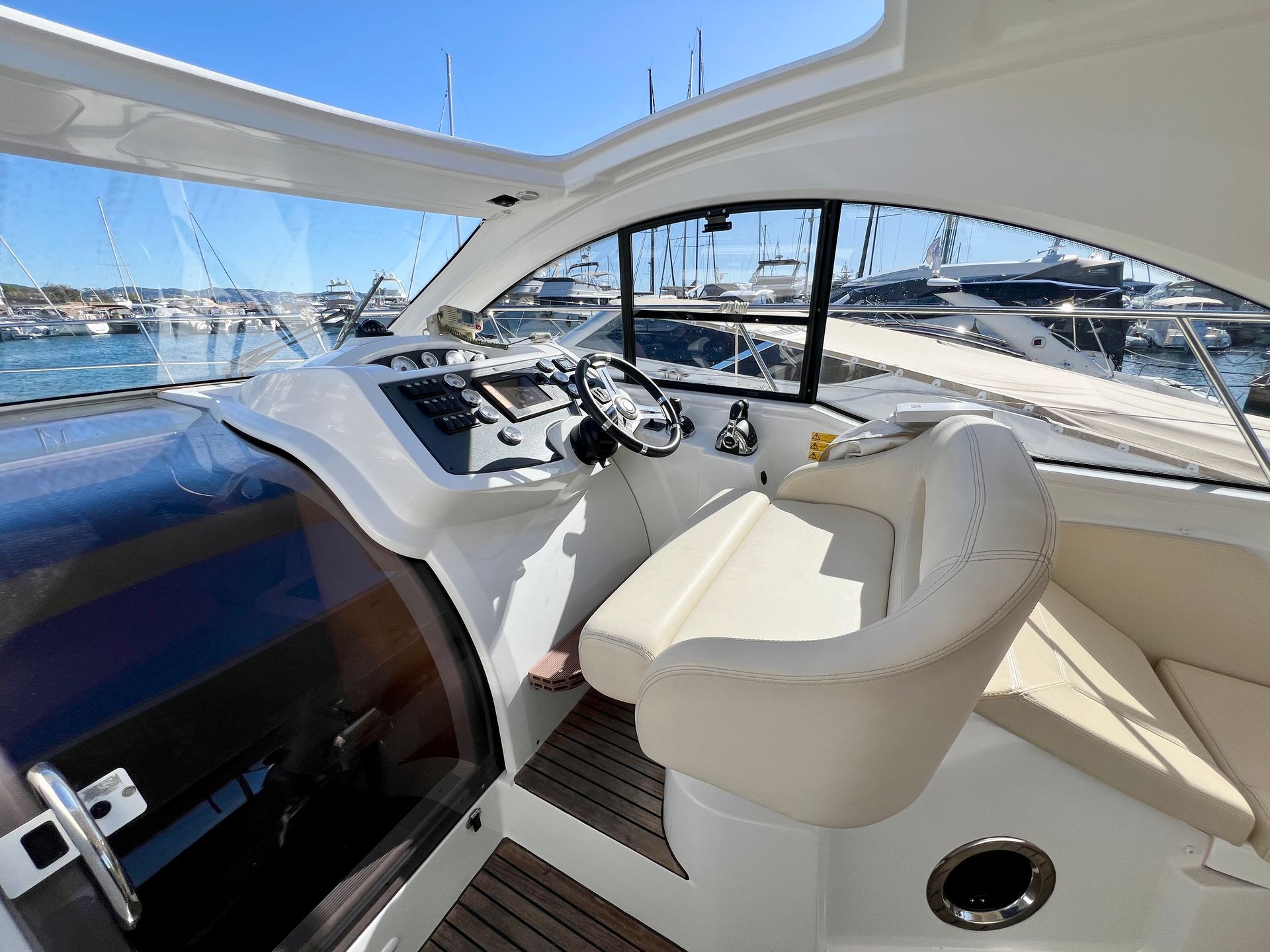 slider 2 Beneteau Gran Turismo 34